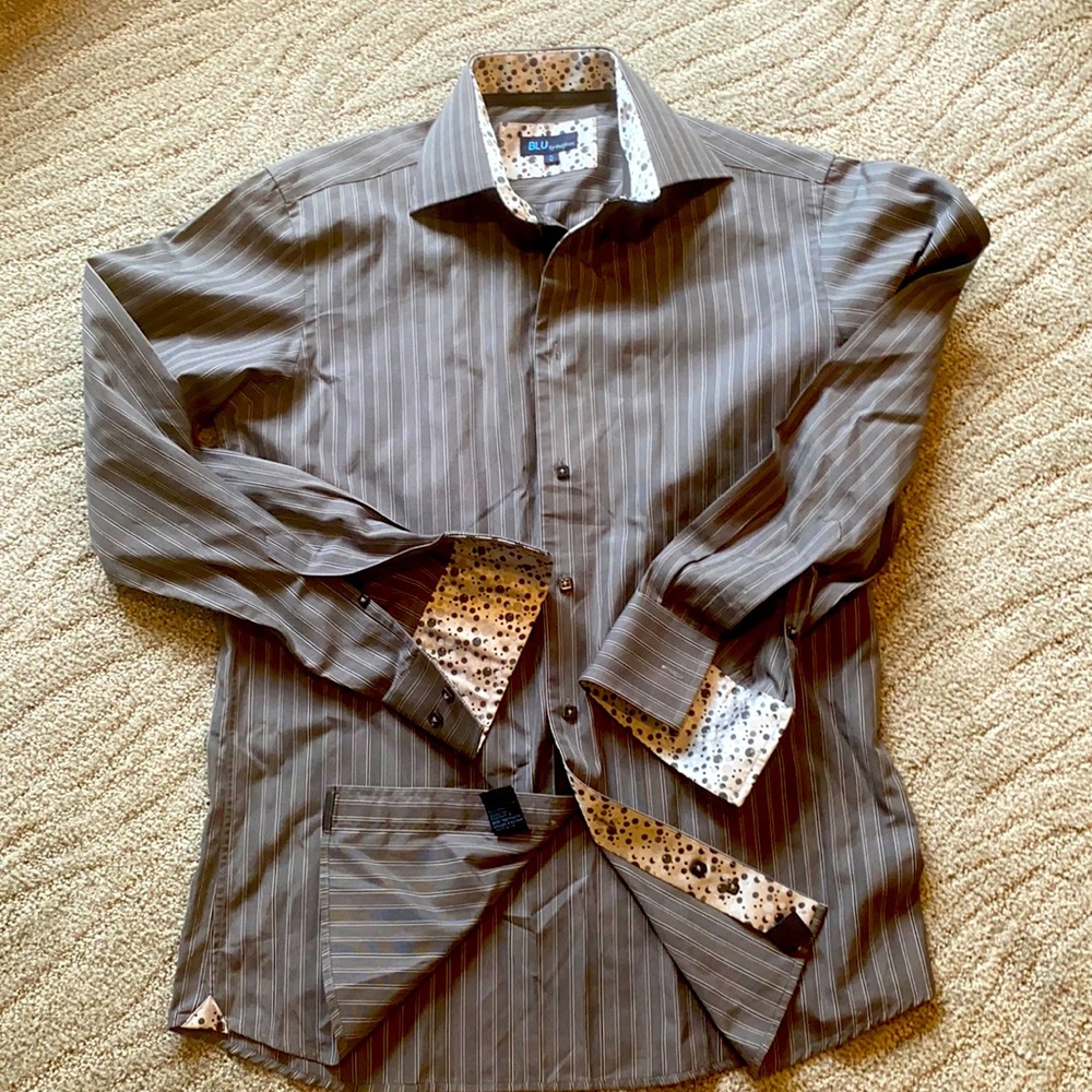 Men’s button down w contrasting cuffs & collar